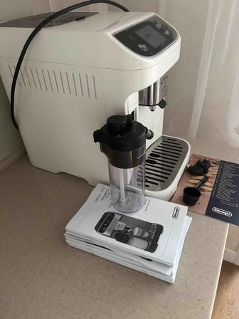Продам кофе машину Delonghi