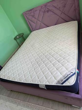 Продаю кровать с матрасом