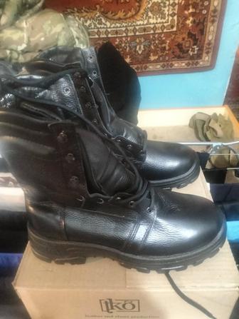 Продам зимние берцы теплые