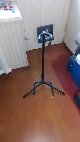 Продам гитару Yamaha F30