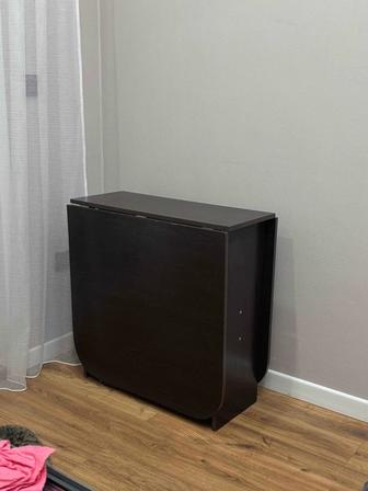 Стол-книжка коричневого цвета