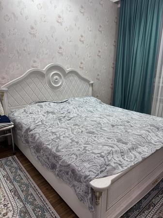 Продам спальный гарнитур