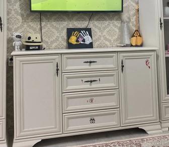 Продаю белый комод Кентаки с посудой