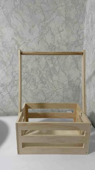 Продам деревянную корзину с ручками