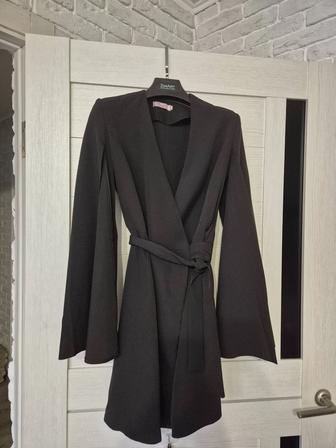 Платье женское .