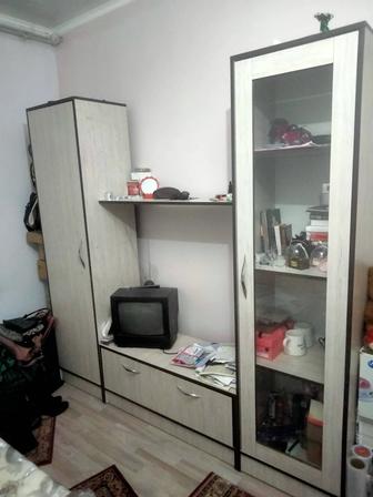 Шкаф гостиная почти новый200х200 см длина район Универмаг центр почти новый