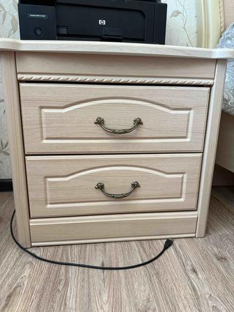 Продам 2 прикроватные тумбочки
