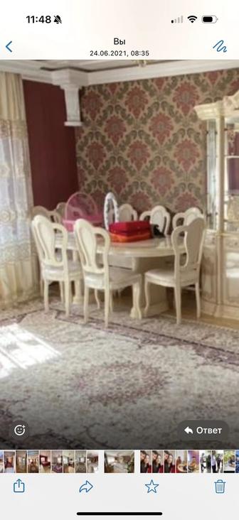 Продам стол со стульями и комодом с зеркалом