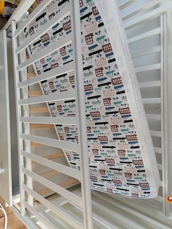 Продам детскую кровать б/у 7.000 имеется матрас.