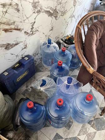 Продам пластиковые бутылки 19 литров б/у тара под воду