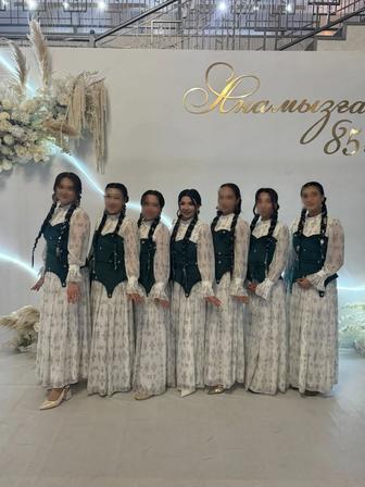 Продам 7 платьев разных размеров и косы в комплекте