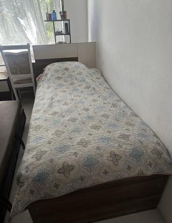 кровать