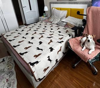 Продам кровать с матрасом и тумбами х2