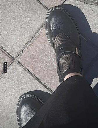 Туфли летние черные с ремнем и открытой пяткой