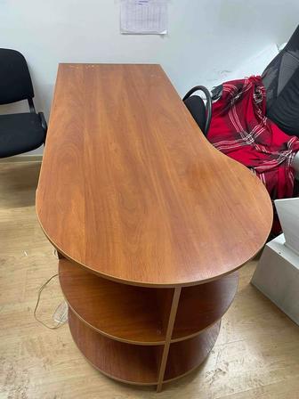 Офисный стол