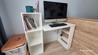 Стол с компьютером