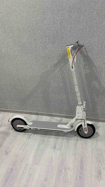 Электросамокат Xiaomi Electric Scooter 3 Lite Белый