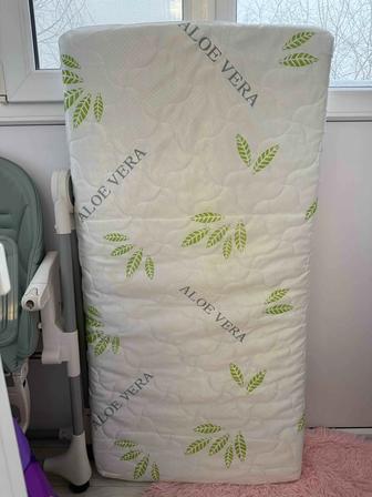 Продам детский матрас в кроватку