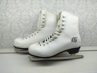 Фигурные коньки 40 размер,