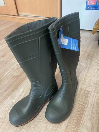 Продам резиновые сапоги 41 размера