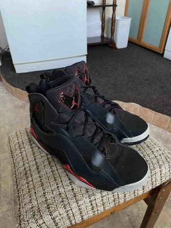 Кроссовки Jordan True Flight Black Gym Red Anthrac