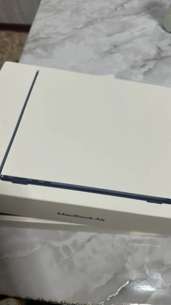 Макбук Apple air 2024 M3 13,6 256gb