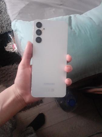 Продам телефон на запчасти