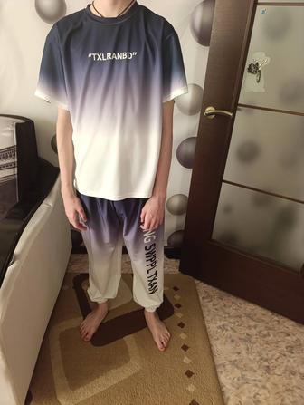 Продам. Костюм и джинсы для мальчиков