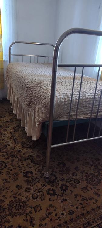 Железная кровать