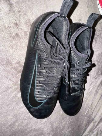 Продам футбольные бутцы