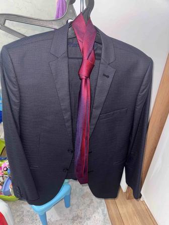 Продам костюм б/у