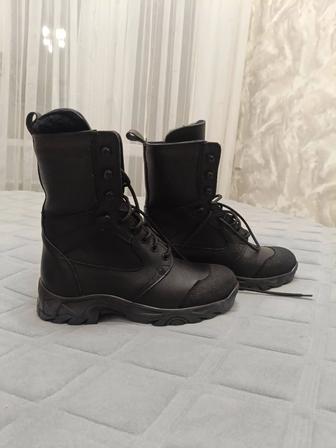 Продам зимние берцы