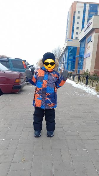 Продам детскую зимнюю куртку