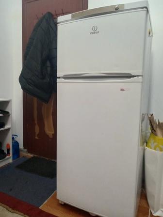 Продам холодильник Индезит