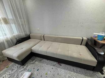 Диван трехместный