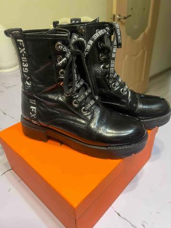 Женские зимние сапоги