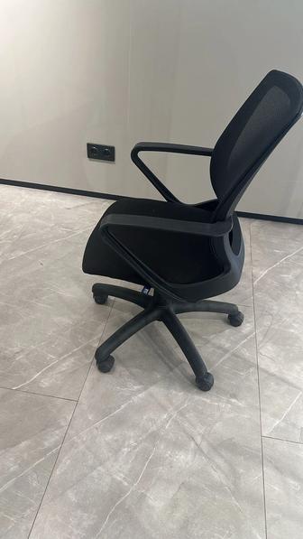 Офисное кресло