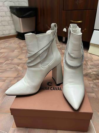 Продам ботильоны весенние