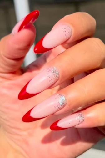 Маникюр, педикюр, наращивание ногтей.