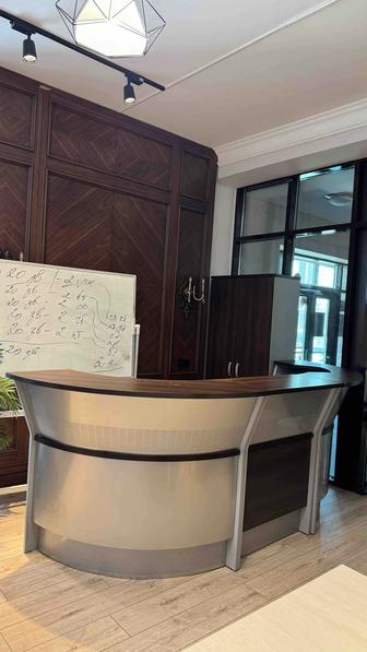 Стойка для ресепшн