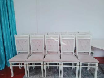 Стулья для кухни или гостиный