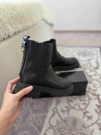 Женские ботинки