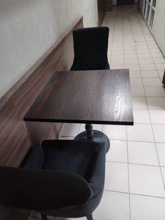 Стол и кресло