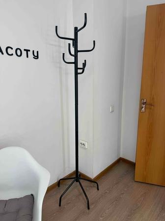 Продам новую вешалку