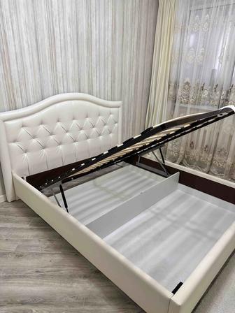 Продам двуспальную кровать