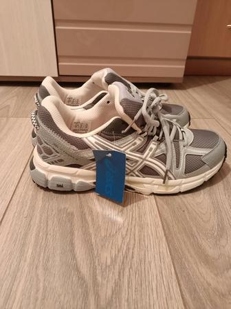 Кроссовки Asics