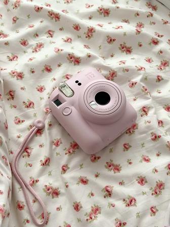 Продаю Instax Mini 12 pink