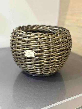 Кашпо из ротанга