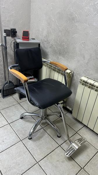 кресла для парикмахера и салона красоты