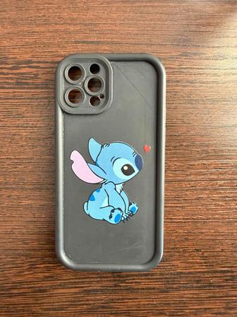 Продам чехол на айфон 12 про